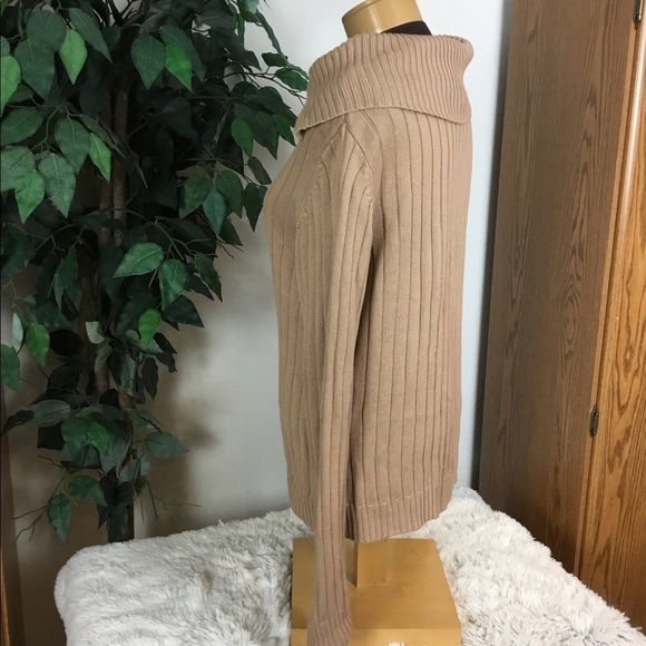Studio Works Large split neck tan heavier weight sweater - Picture 3 of 14